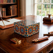 Humidor Gabinete Artesanal para 300 Habanos con Marquetería y Detalles en Madreperla