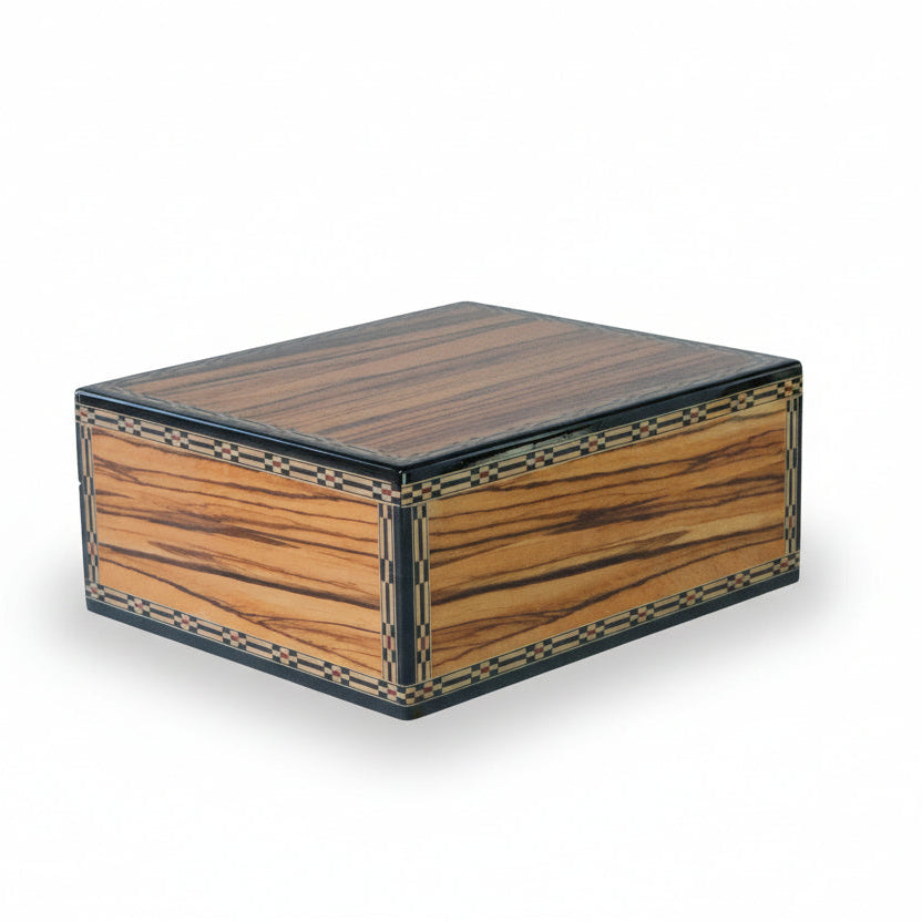 Humidor Artesanal para 30 Habanos con Chapado Zembrano